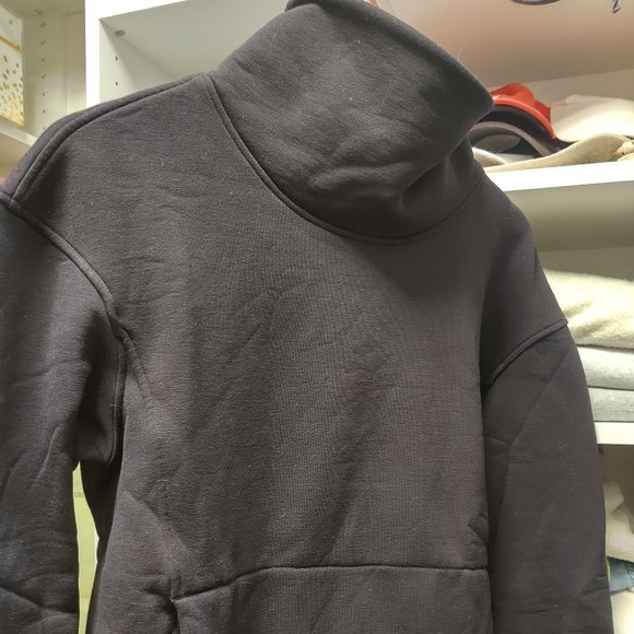 lululemon athletica Sweaters - Lululemon Black Sweatshirt Turtle Neck (tag inside)